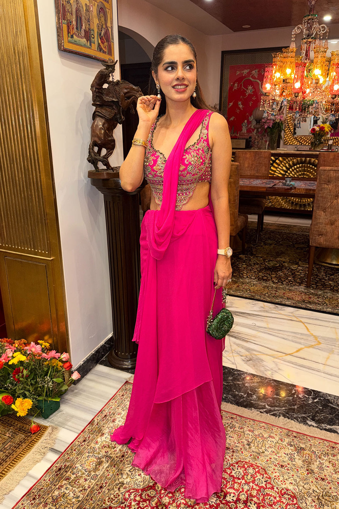 Sharnamli in Knot Saree Set