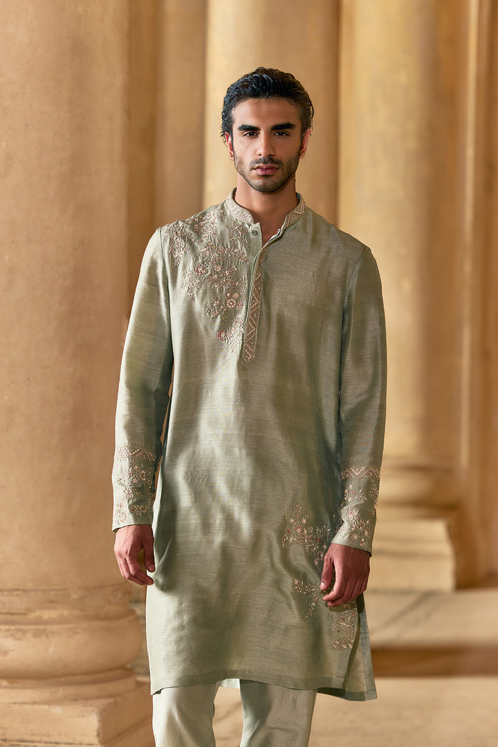 Nisaar Kurta set