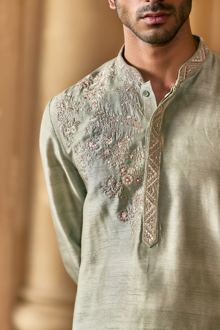 Nisaar Kurta set