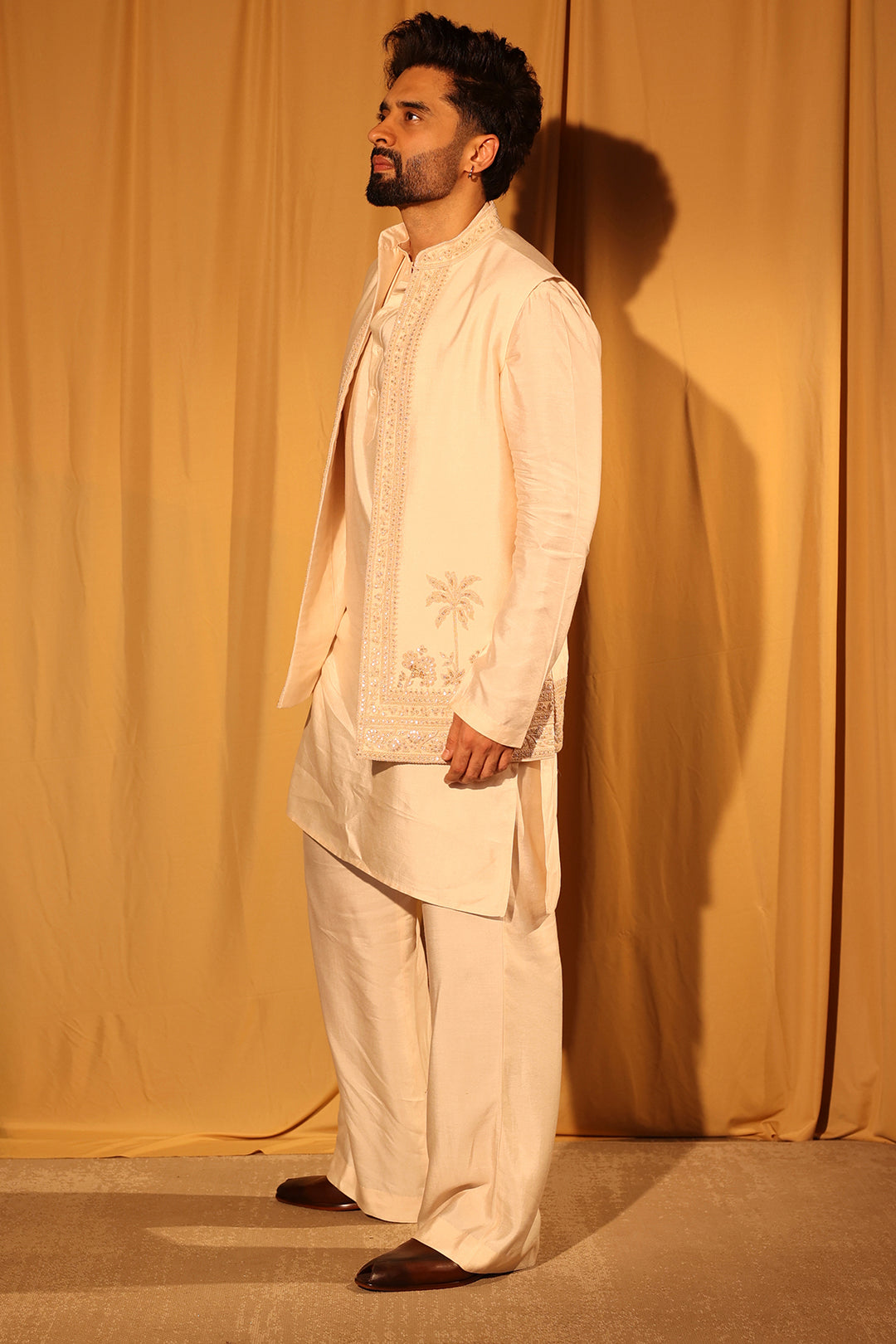 Jackky Bhagnani in Mehez Kurta Bandi Set