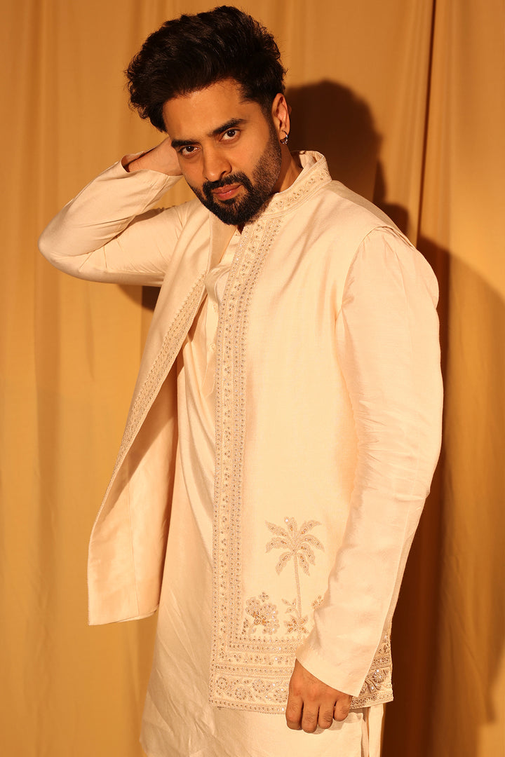 Jackky Bhagnani in Mehez Kurta Bandi Set