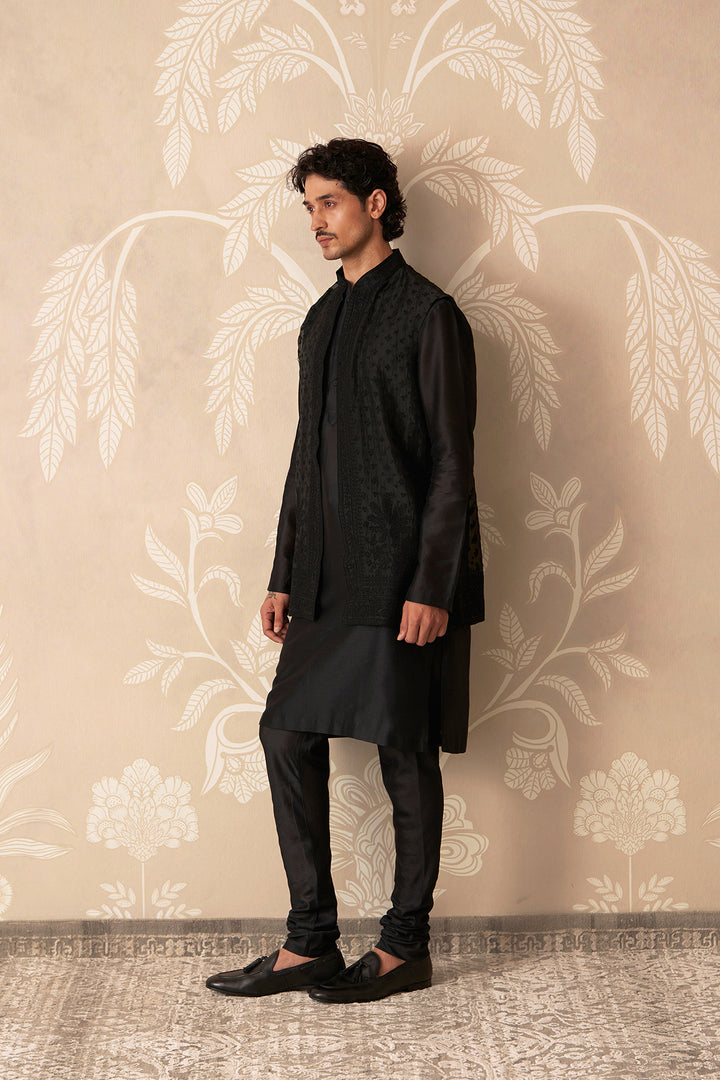 Sabr 
KURTA BANDI SET