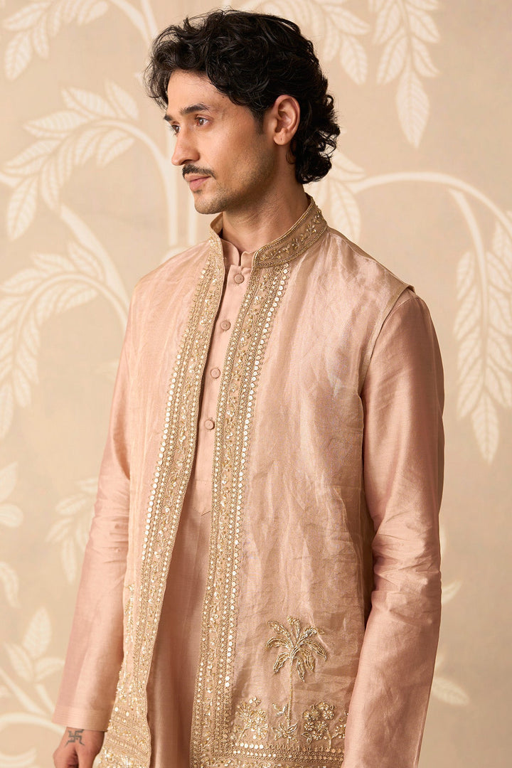 Zaroon-RTS
Kurta Bandi Set-RTS