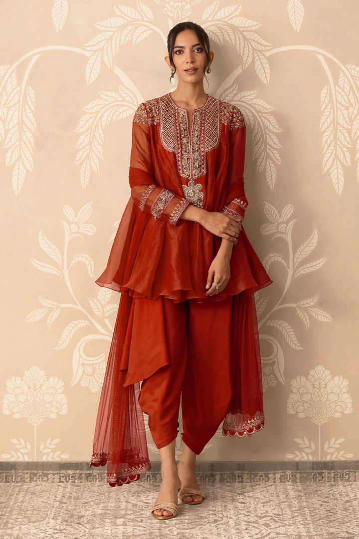 Surkh Kurta Salwar Set