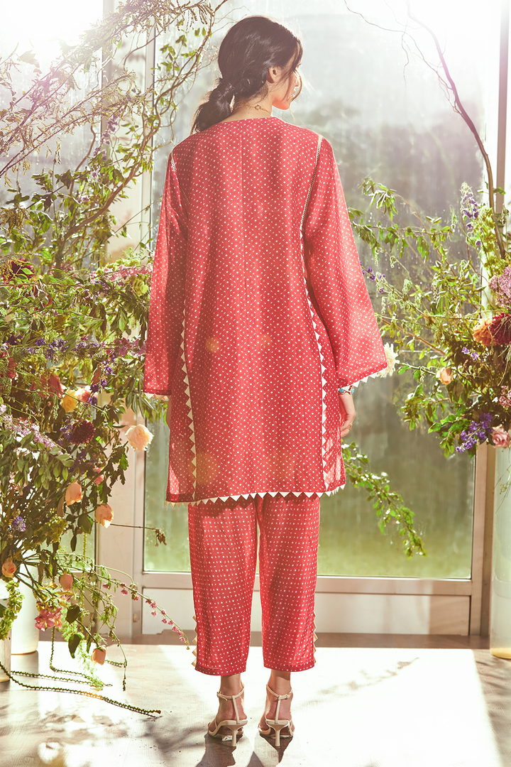 RM-Red folk printed chanderi kurta. Red folk printed chanderi salwar pants.